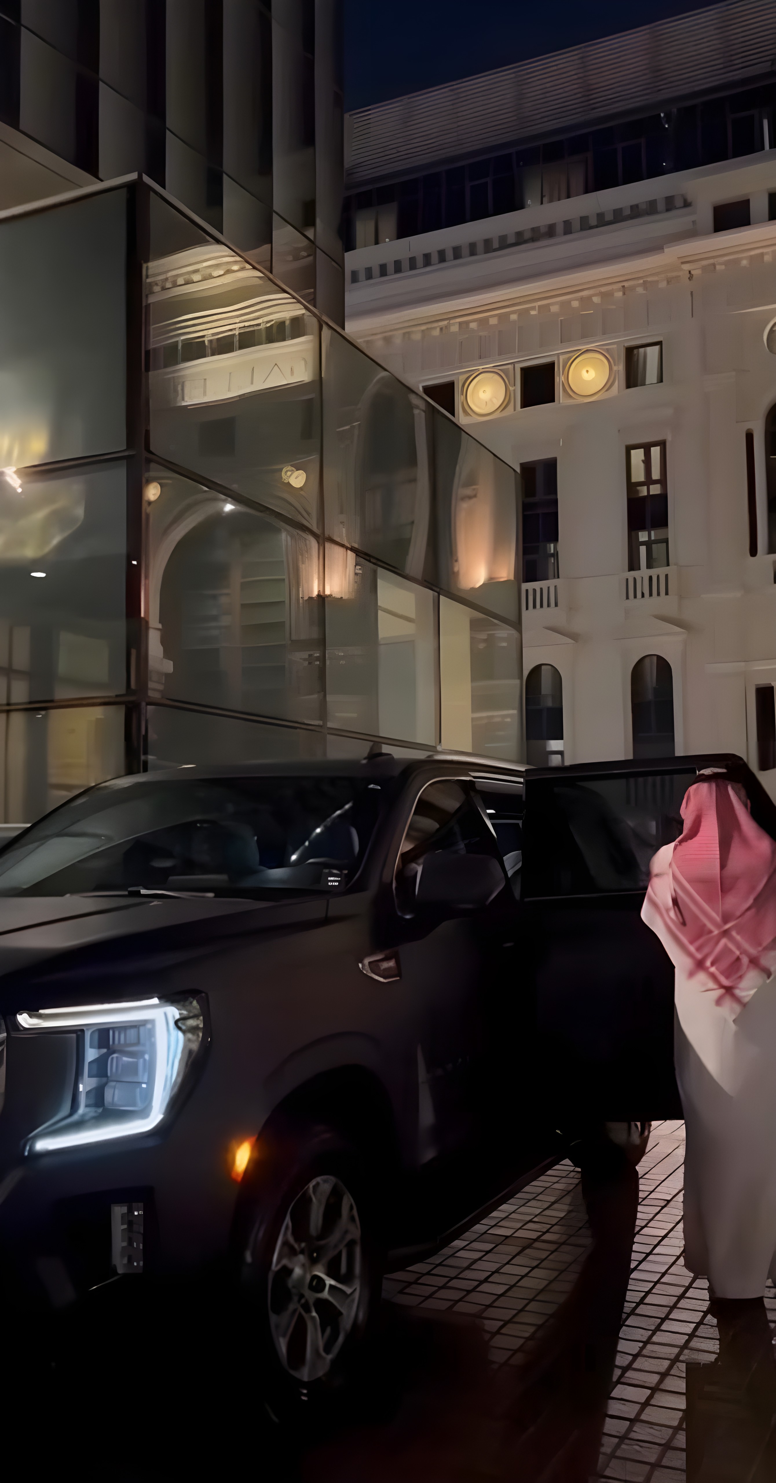 RoyalRide chauffeur and luxury car